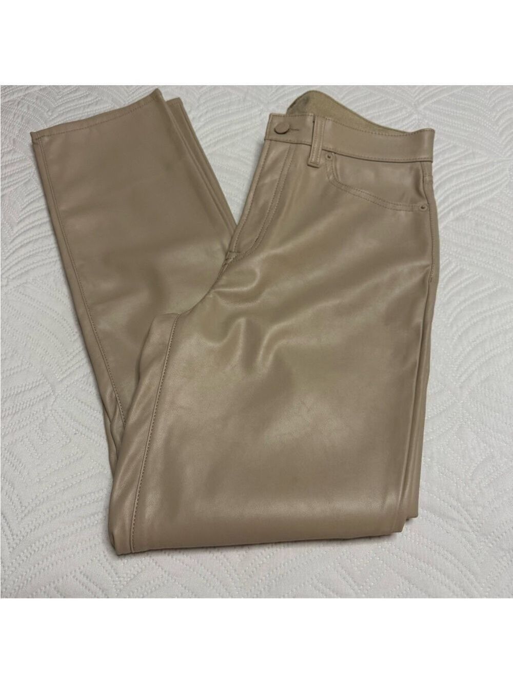 GAP Vintage Women’s Tan Faux Leather Pants. Size 6/28R
